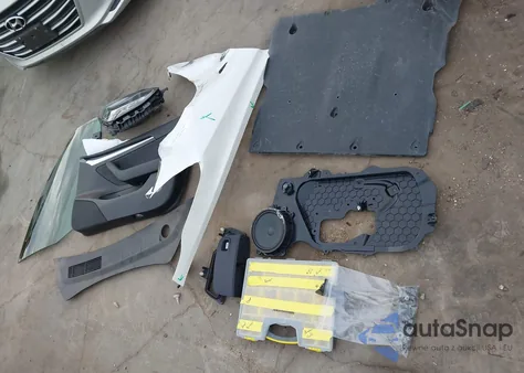 2022 Tesla Model 3 Long Range Dual Motor All-Wheel Drive z USA, uszkodzony, nr VIN 5YJ3E1EBXNF179798